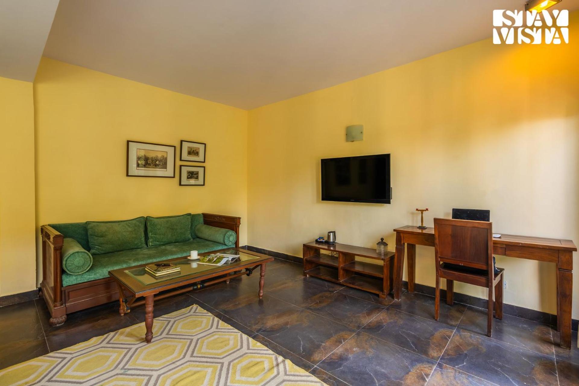 Stayvista At Hillcrest Villa With Valley View, Bonfire And Heater Kasauli Exterior photo